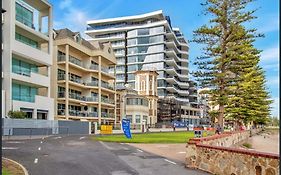 Seafield Tower Glenelg Apartment